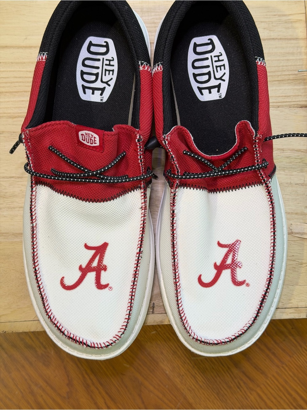 Men’s Alabama Crimson Tide Team Logo Hey Dudes Excellent Condition Sz 13